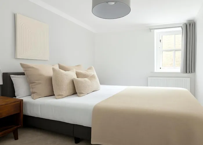 2 Bed Apartment In Clapham